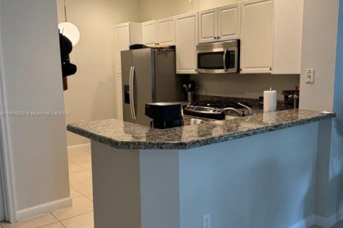 Condominio en alquiler en Sunrise, Florida, 2 dormitorios, 109.07 m2 № 1944750 - foto 9