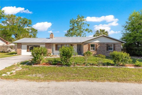 House in Ocala, Florida 4 bedrooms, 183.67 sq.m. № 2097741 - photo 2