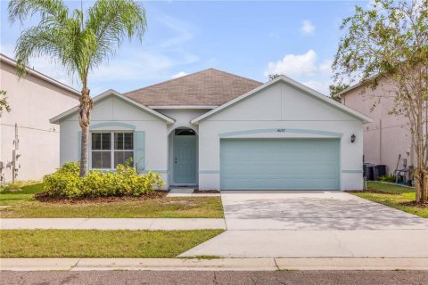 House in Edgewater, Florida 4 bedrooms, 168.34 sq.m. № 2198476
