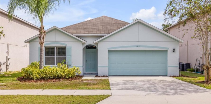 House in Edgewater, Florida 4 bedrooms, 168.34 sq.m. № 2198476