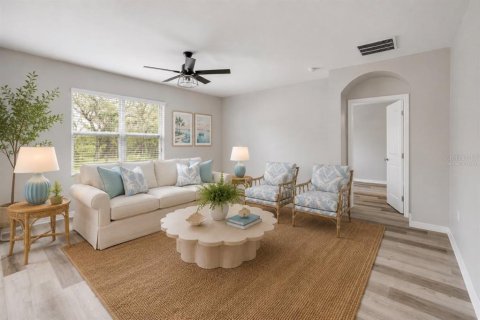 House in Edgewater, Florida 4 bedrooms, 168.34 sq.m. № 2198476 - photo 20