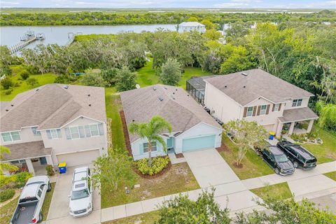House in Edgewater, Florida 4 bedrooms, 168.34 sq.m. № 2198476 - photo 25