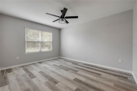 House in Edgewater, Florida 4 bedrooms, 168.34 sq.m. № 2198476 - photo 15