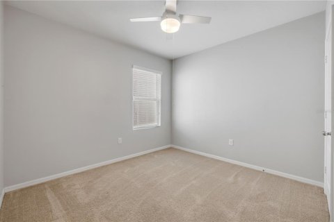 House in Edgewater, Florida 4 bedrooms, 168.34 sq.m. № 2198476 - photo 10