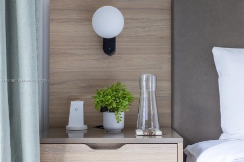 Condo in Miami, Florida, 1 bedroom  № 1893147 - photo 21