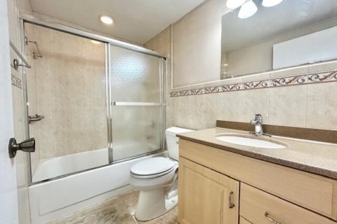 Condo in Delray Beach, Florida, 2 bedrooms  № 2190729 - photo 26