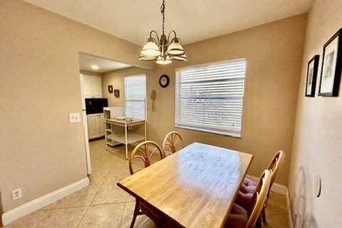 Condo in Delray Beach, Florida, 2 bedrooms  № 2190729 - photo 12