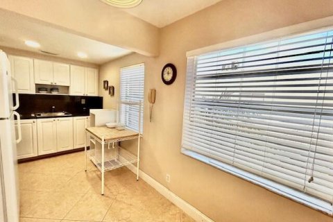 Condo in Delray Beach, Florida, 2 bedrooms  № 2190729 - photo 11