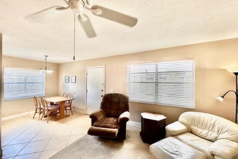 Condo in Delray Beach, Florida, 2 bedrooms  № 2190729 - photo 8