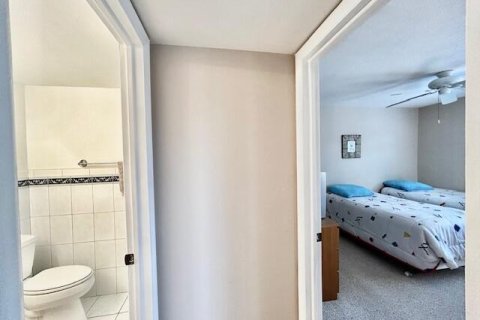 Condo in Delray Beach, Florida, 2 bedrooms  № 2190729 - photo 23