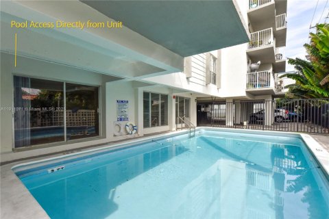 Condo in Miami Beach, Florida  № 1968067 - photo 7