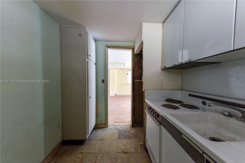 Condo in Miami Beach, Florida  № 1968067 - photo 13