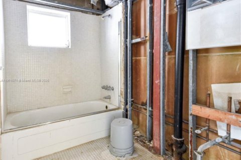 Condo in Miami Beach, Florida  № 1968067 - photo 14