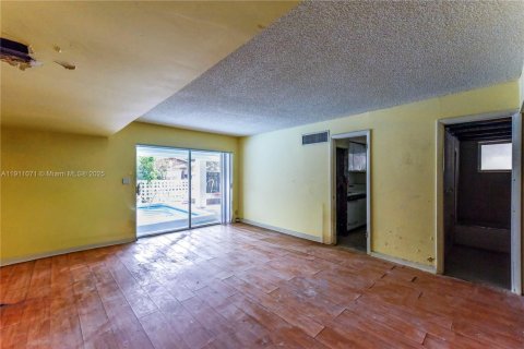 Condo in Miami Beach, Florida  № 1968067 - photo 11