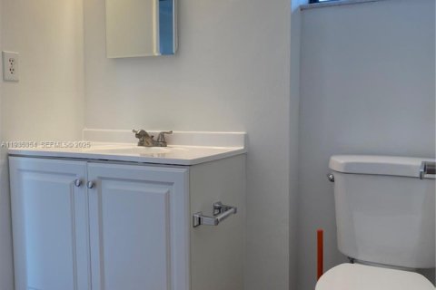 Condominio en venta en Pembroke Pines, Florida, 1 dormitorio, 71.81 m2 № 1993548 - foto 14