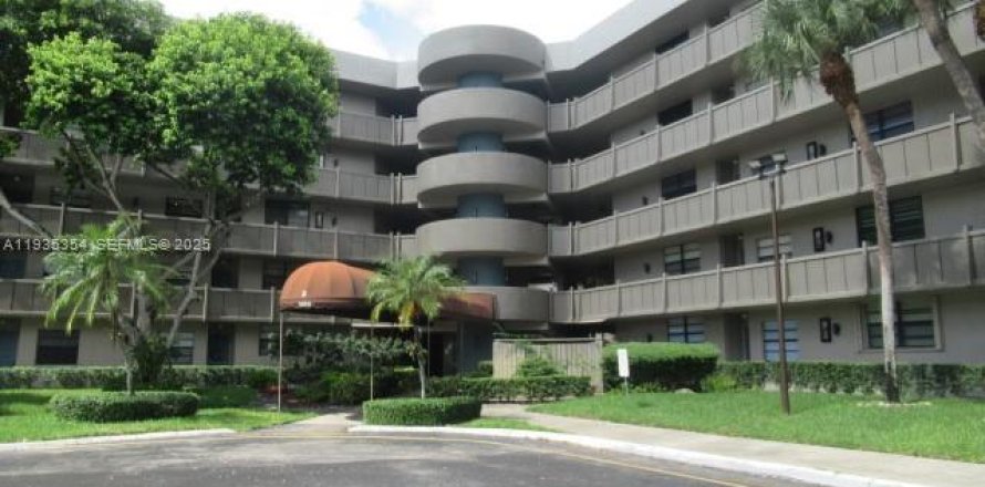 Condominio en Pembroke Pines, Florida, 1 dormitorio  № 1993548