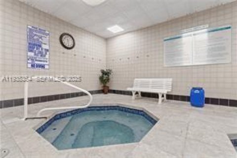 Condominio en venta en Pembroke Pines, Florida, 1 dormitorio, 71.81 m2 № 1993548 - foto 29