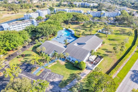 Condo in Margate, Florida, 2 bedrooms  № 1146679 - photo 1
