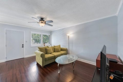 Condo in Saint Petersburg, Florida, 1 bedroom  № 1782294 - photo 5