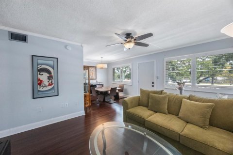 Condo in Saint Petersburg, Florida, 1 bedroom  № 1782294 - photo 4