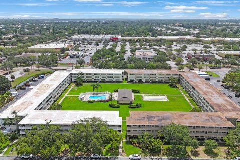 Condo in Saint Petersburg, Florida, 1 bedroom  № 1782294 - photo 1