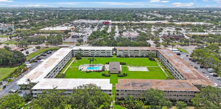 Condo in Saint Petersburg, Florida, 1 bedroom  № 1782294
