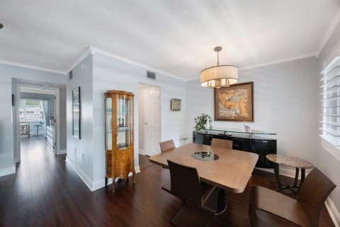 Condo in Saint Petersburg, Florida, 1 bedroom  № 1782294 - photo 9