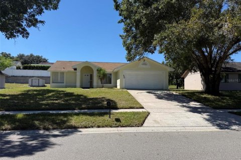 House in Orlando, Florida 3 bedrooms, 148.74 sq.m. № 2390987 - photo 2