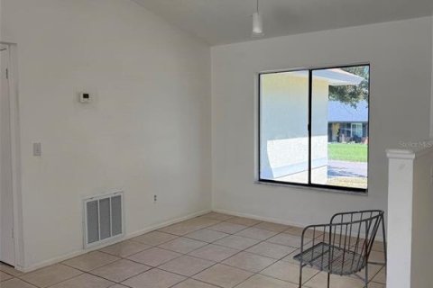 House in Orlando, Florida 3 bedrooms, 148.74 sq.m. № 2390987 - photo 7