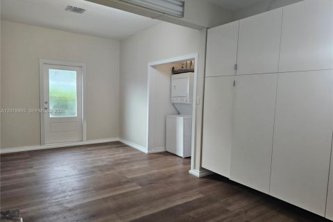 Снять в аренду квартиру в Дания-Бич, Флорида 2 спальни, 134.71м2, № 2085325 - фото 16