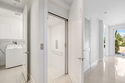 Touwnhouse à vendre à Doral, Floride: 4 chambres, 226.4 m2 № 2088423 - photo 12