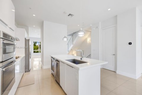 Touwnhouse à vendre à Doral, Floride: 4 chambres, 226.4 m2 № 2088423 - photo 26
