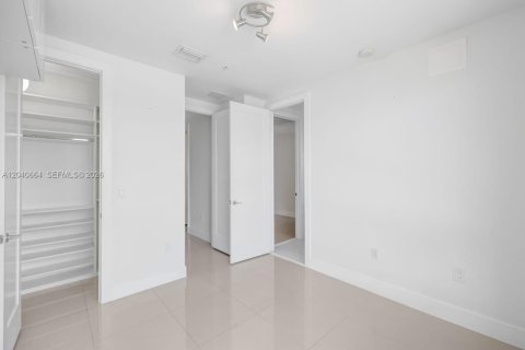 Touwnhouse à vendre à Doral, Floride: 4 chambres, 226.4 m2 № 2088423 - photo 5