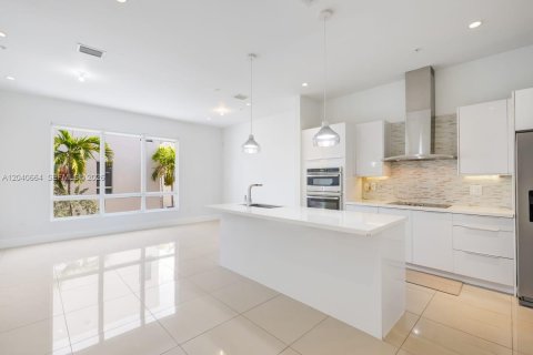 Touwnhouse à vendre à Doral, Floride: 4 chambres, 226.4 m2 № 2088423 - photo 29