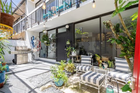 Adosado en alquiler en Miami, Florida, 2 dormitorios, 95.88 m2 № 2008014 - foto 17