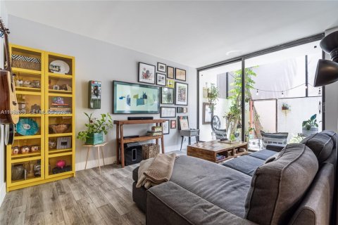 Adosado en alquiler en Miami, Florida, 2 dormitorios, 95.88 m2 № 2008014 - foto 2