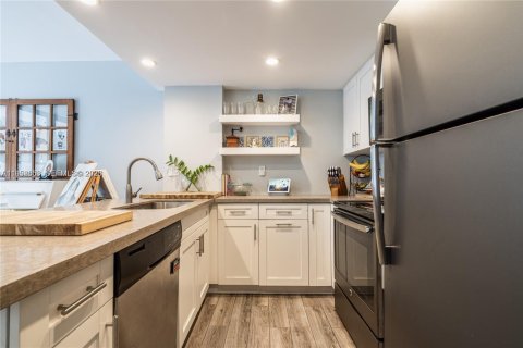 Adosado en alquiler en Miami, Florida, 2 dormitorios, 95.88 m2 № 2008014 - foto 8