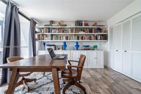 Adosado en alquiler en Miami, Florida, 2 dormitorios, 95.88 m2 № 2008014 - foto 12