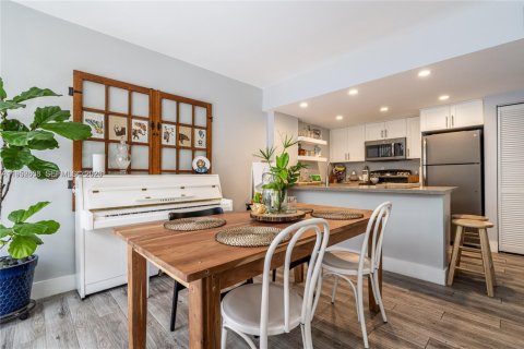 Adosado en alquiler en Miami, Florida, 2 dormitorios, 95.88 m2 № 2008014 - foto 6