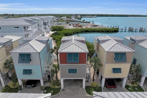 Casa en venta en Marathon, Florida, 2 dormitorios № 1990402 - foto 1