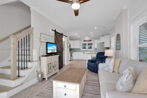 Casa en venta en Marathon, Florida, 2 dormitorios № 1990402 - foto 15