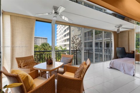 Condo in Hollywood, Florida, 2 bedrooms  № 1926611 - photo 11