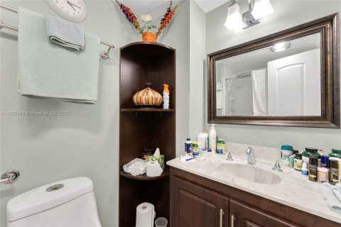 Condo in Hollywood, Florida, 2 bedrooms  № 1926611 - photo 20