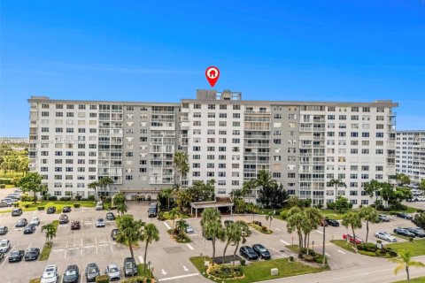 Condo in Hollywood, Florida, 2 bedrooms  № 1926611 - photo 28