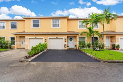 Touwnhouse à North Lauderdale, Floride 3 chambres, 136.01 m2 № 2401958