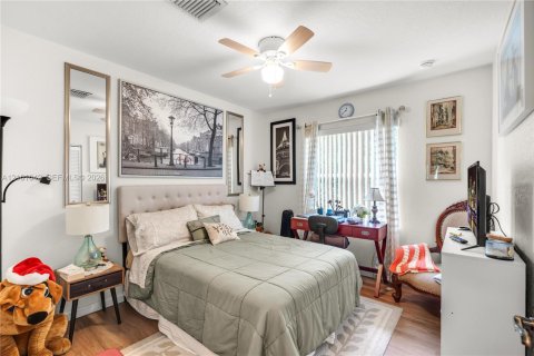 Touwnhouse à vendre à North Lauderdale, Floride: 3 chambres, 136.01 m2 № 2401958 - photo 19