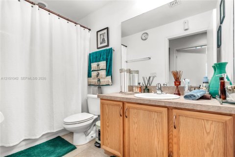 Touwnhouse à vendre à North Lauderdale, Floride: 3 chambres, 136.01 m2 № 2401958 - photo 15