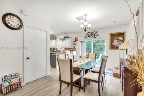 Touwnhouse à vendre à North Lauderdale, Floride: 3 chambres, 136.01 m2 № 2401958 - photo 7