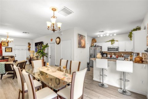 Touwnhouse à vendre à North Lauderdale, Floride: 3 chambres, 136.01 m2 № 2401958 - photo 8