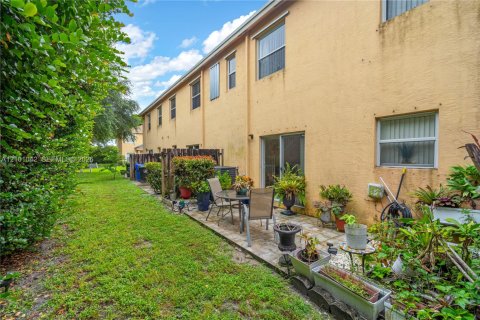 Touwnhouse à vendre à North Lauderdale, Floride: 3 chambres, 136.01 m2 № 2401958 - photo 30